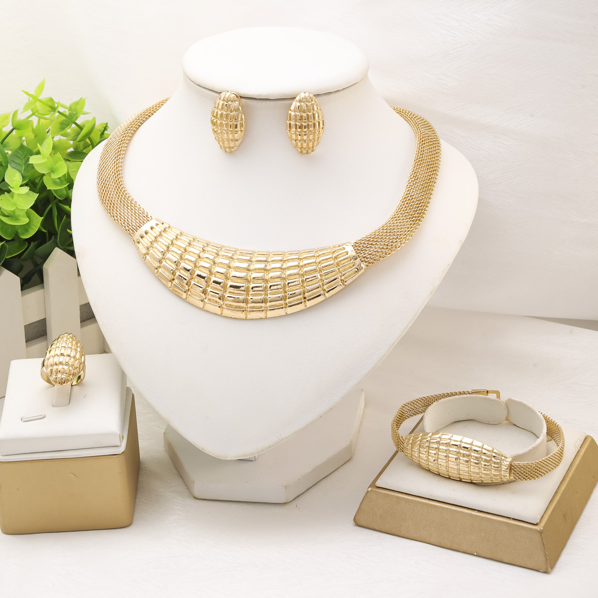 Fashion Jewelry Sets for Women - огляд і ціна Ethnic Fashion Trends 2025